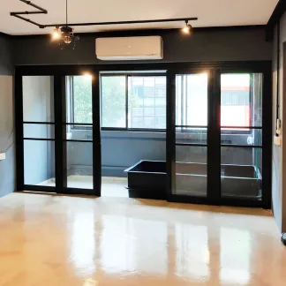 Off White Slide and Swing 3.0: AD85 Slide and Swing Door Design O with Animal Character Picture (AL42)