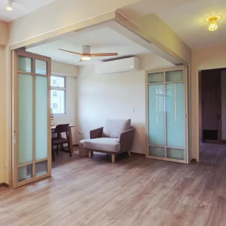 Off White Slide and Swing 3.0: AD85 Slide and Swing Door Design O with Animal Character Picture (AL42)